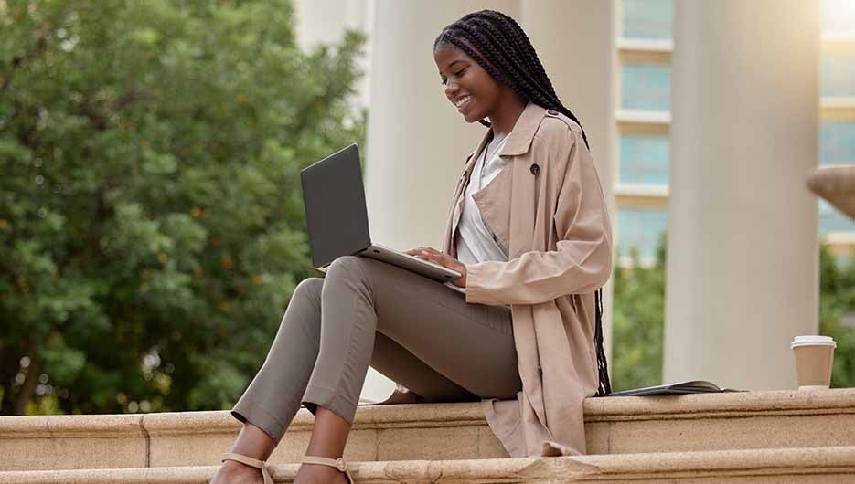 lady on laptop